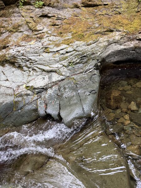 File:Hager Canyon vthread3.jpg