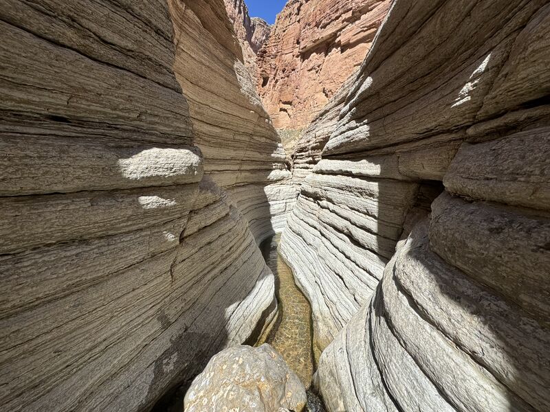 File:Matkatamiba Mauv Narrows slot1.jpg