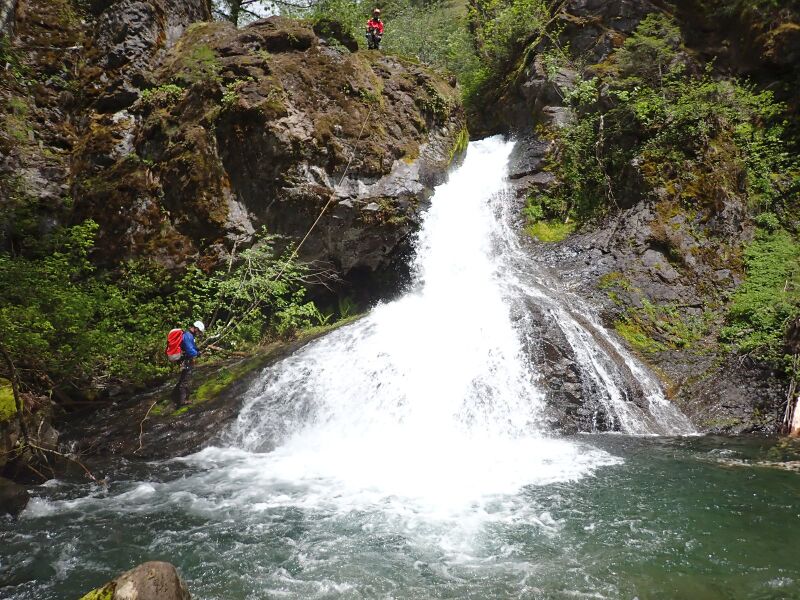 File:Rock Creek (South Cascades) r4.jpg