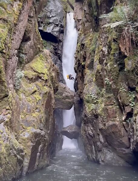 File:Gloucester Falls Gloucester-FB-Reel-Rovers.jpg