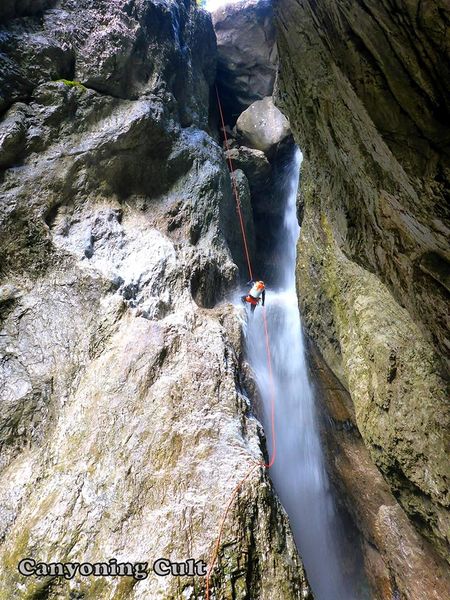 File:Kreuzgraben8.jpg