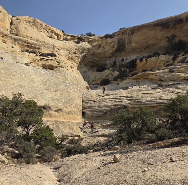File:Showdown Canyon (Dinosaur) pic002.jpg