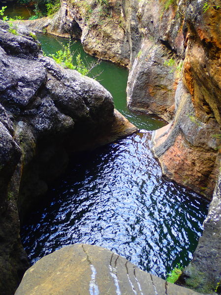 File:Tamarin Falls pic16.jpg