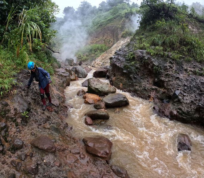 File:Blanc sulphur.jpg
