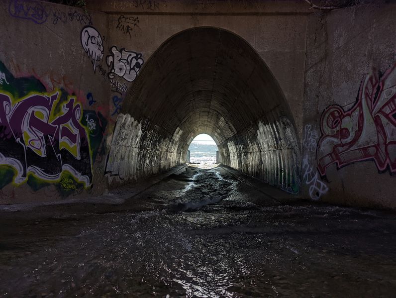 File:Alder Creek (Christmas Canyon) AlderTunnel.jpg