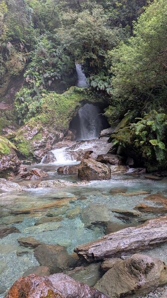 File:Mathers Creek-20250116103305 pic.jpg