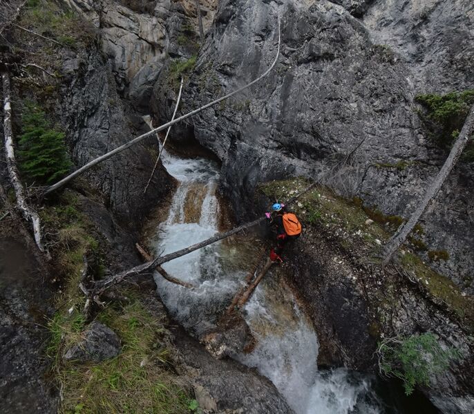 File:Silverton Falls Canyon Exiting.jpg