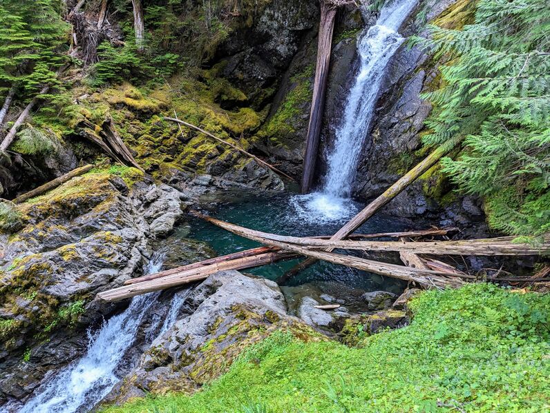File:Hidden Canyon (North Cascades) entrypool.jpg