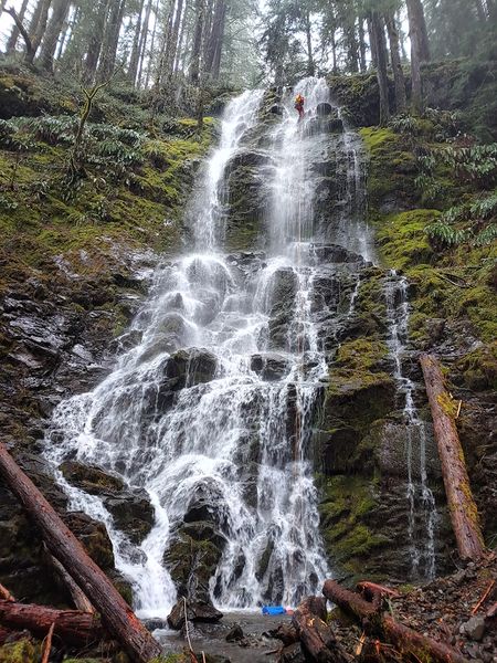 File:Razzle Dazzle Creek Banner.jpg