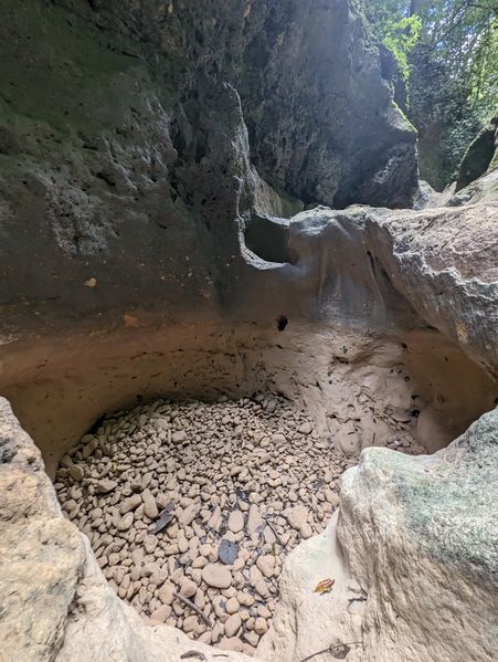 File:Arroyo Blanco Canyon potholes.jpg