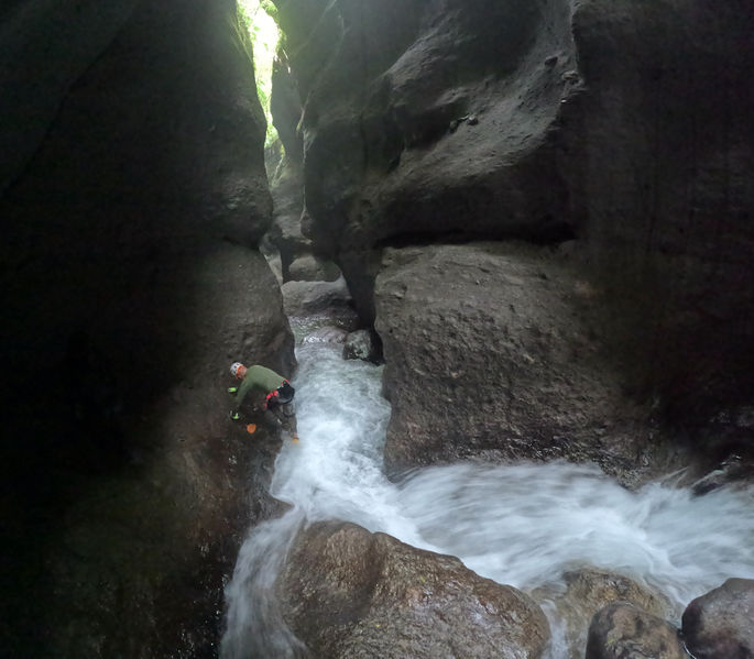 File:Titou Gorge (Upper) rapid traverse.jpg