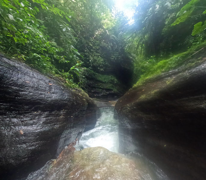 File:Guanapo Gorge Canyon downclimb.jpg