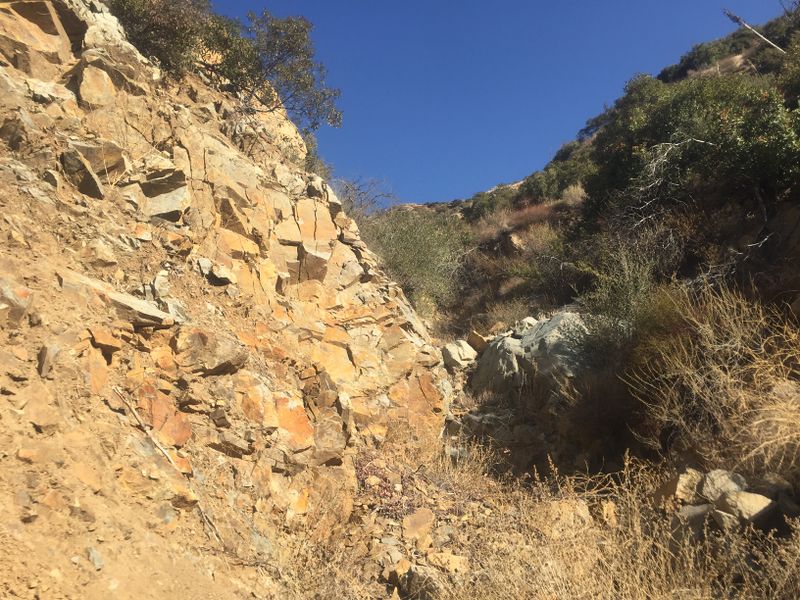 File:Flores Peak C4 img6997.jpg
