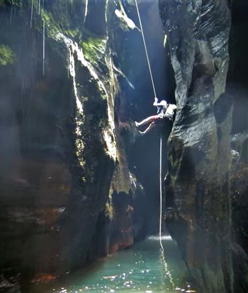 File:Hartleys Mistake Canyon Banner.jpg