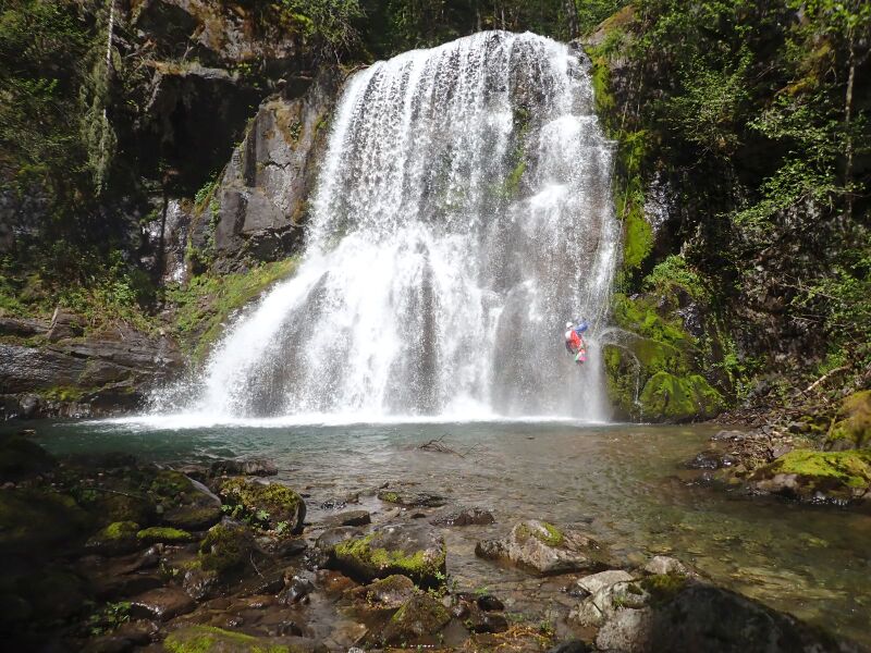 File:Rock Creek (South Cascades) r5.jpg