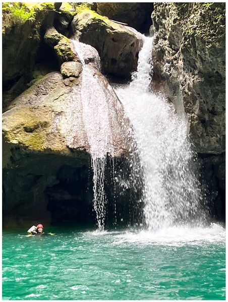 File:Arroyo Frio rappel.jpg