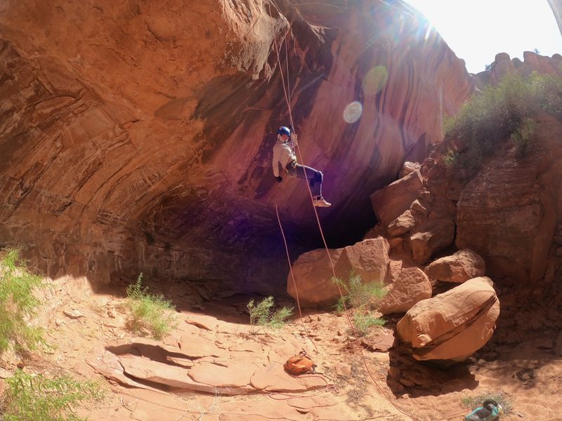 File:Brides Canyon (Upper) Rappel3.jpg