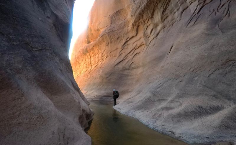 File:West Canyon Narrows three.jpg