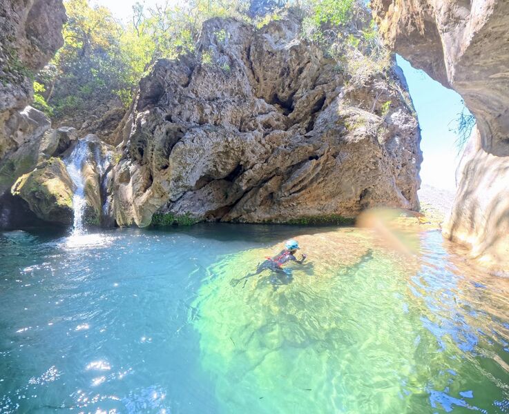 File:Chipitin poolchipitin.jpg