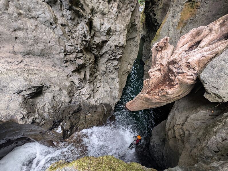 File:Lower Fulton Creek r7.jpg