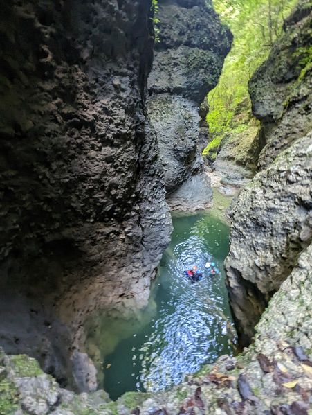 File:Arroyo Blanco Canyon rappel4.jpg