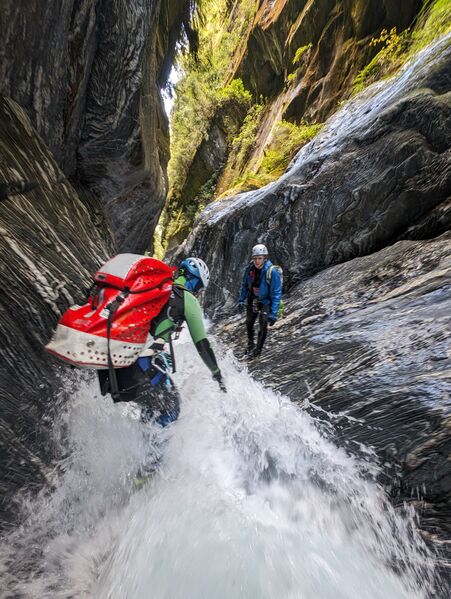 File:Fish River (Haast Pass) chute-2-stem.jpg