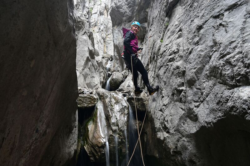 File:Morrosmallrappel.jpg