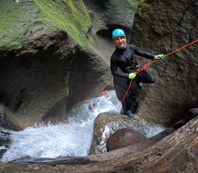 File:Titou Gorge (Upper) r1above.jpg
