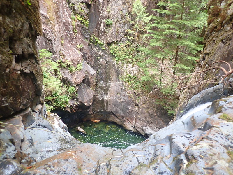 File:Magic Box Canyon grotto.jpg