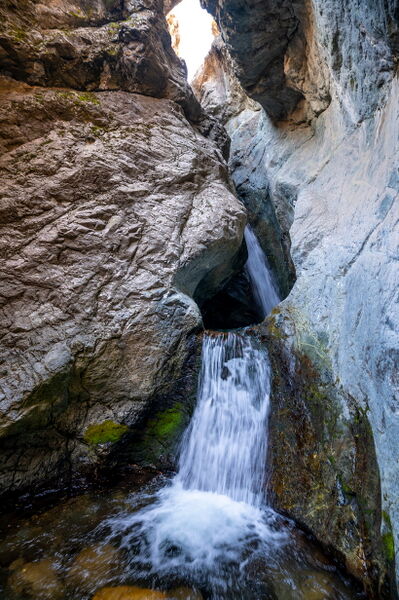 File:Zapata Creek Gorge pic013.jpg