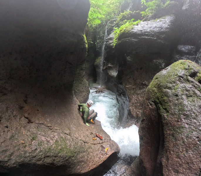 File:Titou Gorge (Upper) traverse.jpg