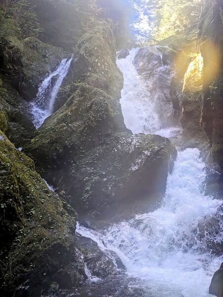 File:Kromona Creek r13.jpg