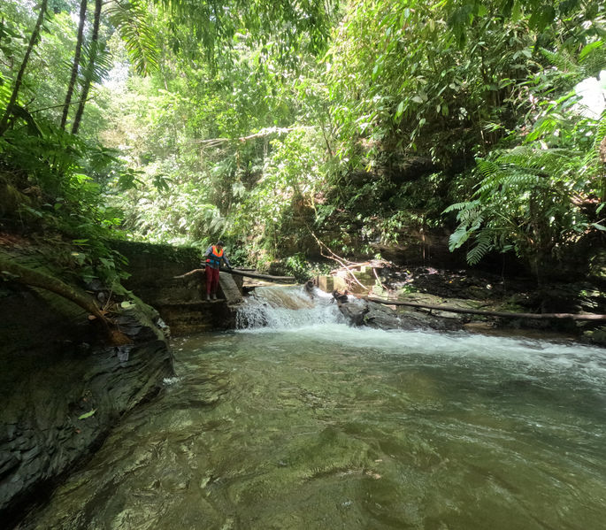 File:Guanapo Gorge Canyon belowdam.jpg