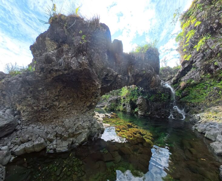 File:Emerald Canyon archpool.jpg