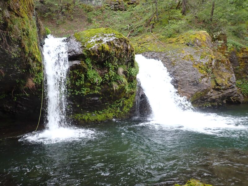 File:Rock Creek (South Cascades) r6.jpg