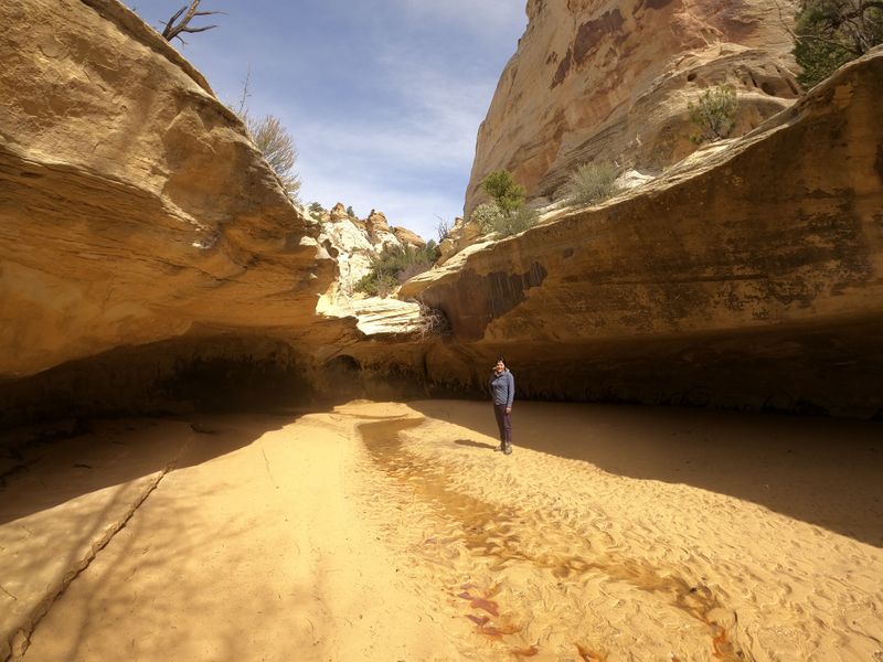 File:Stone Donkey Canyon 1.jpg