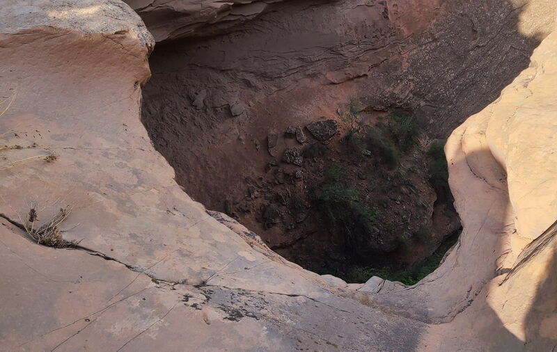 File:Knee Canyon (South) pic010.jpg