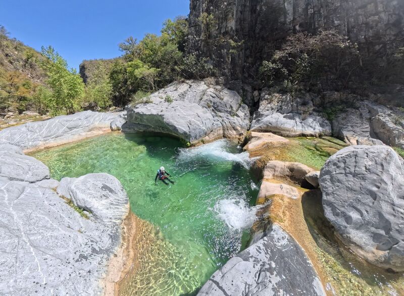 File:Matacanes countlesspools.jpg