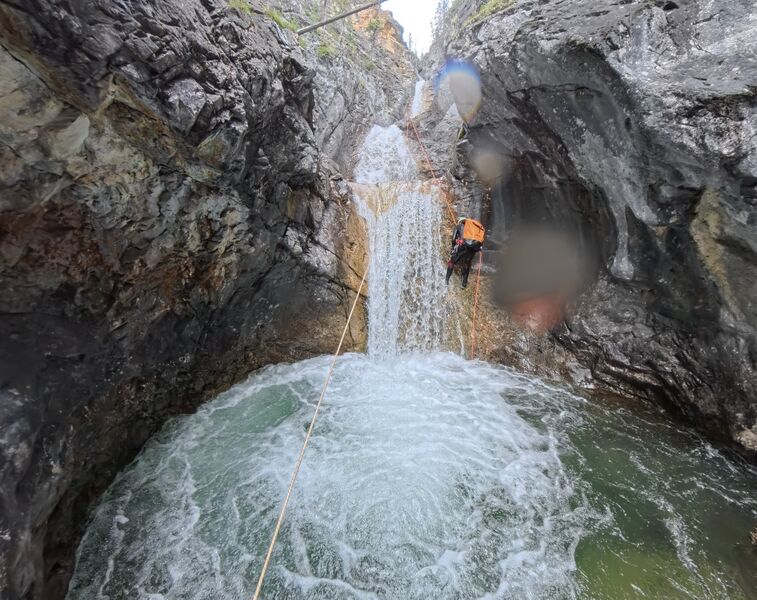 File:Silverton Falls Canyon R3Jump.jpg