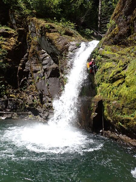 File:Rock Creek (South Cascades) r8.jpg