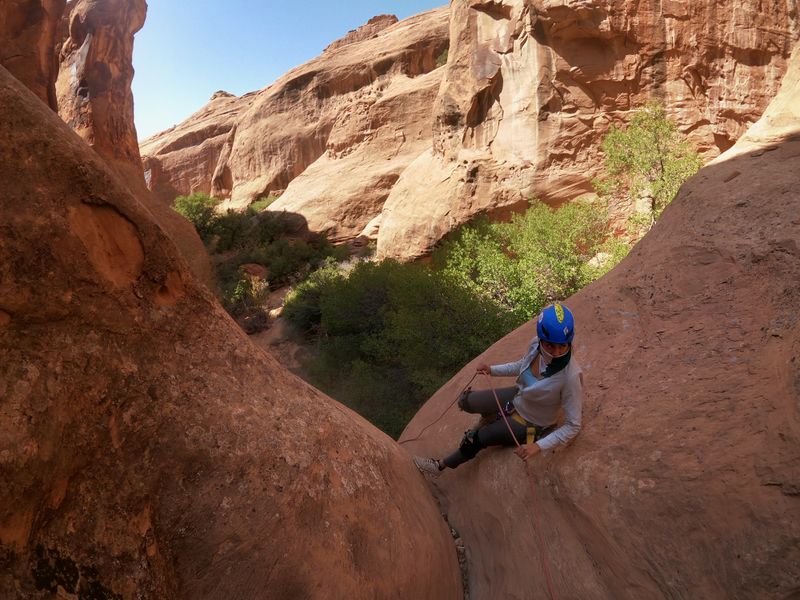 File:Brides Canyon (Upper) Rappel2.jpg