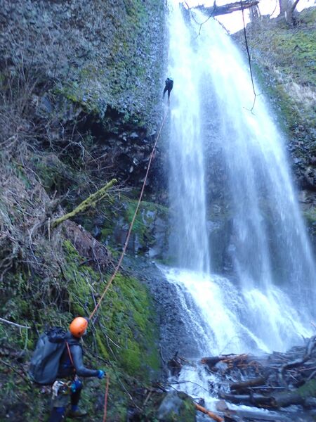 File:Munra Creek R1.jpg