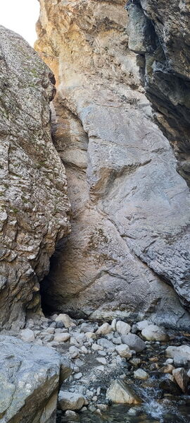 File:Zapata Creek Gorge pic003.jpg