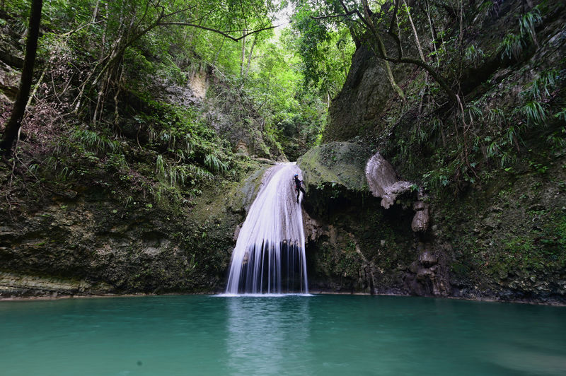 File:La Rejoya Canyon Rappel3.jpg
