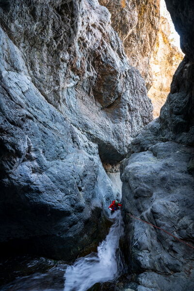 File:Zapata Creek Gorge pic012.jpg