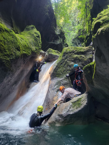 File:Barahuco Canyon downclimb.jpg