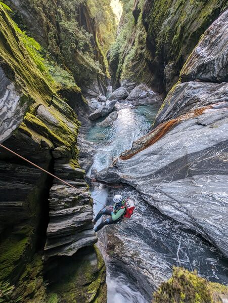 File:Fish River (Haast Pass) R4.jpg