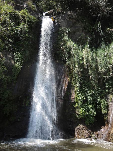 File:Cañon Los Camachos high.jpg