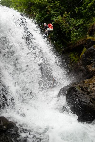 File:Whitehorse Creek (Olympic Peninsula) r1name.jpg