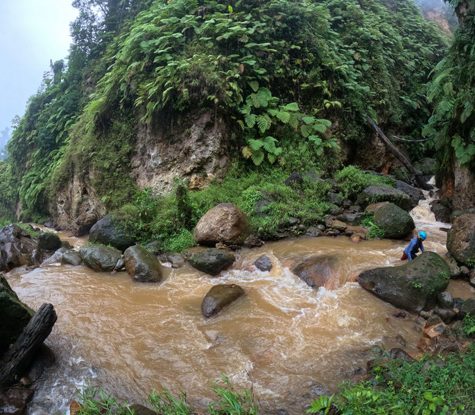 File:Blanc downcanyon.jpg